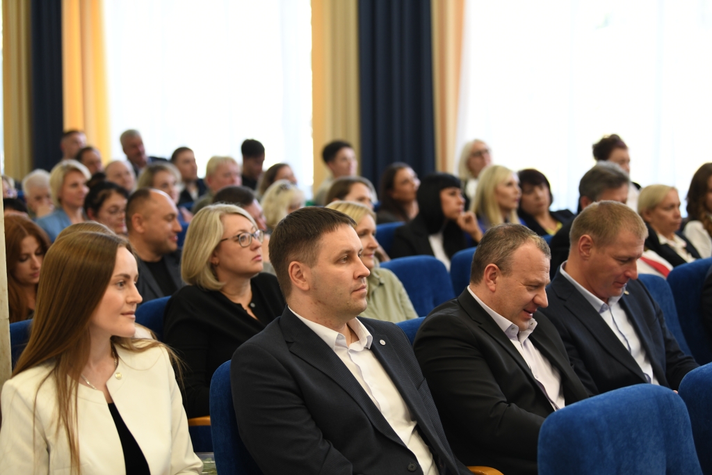 report photo